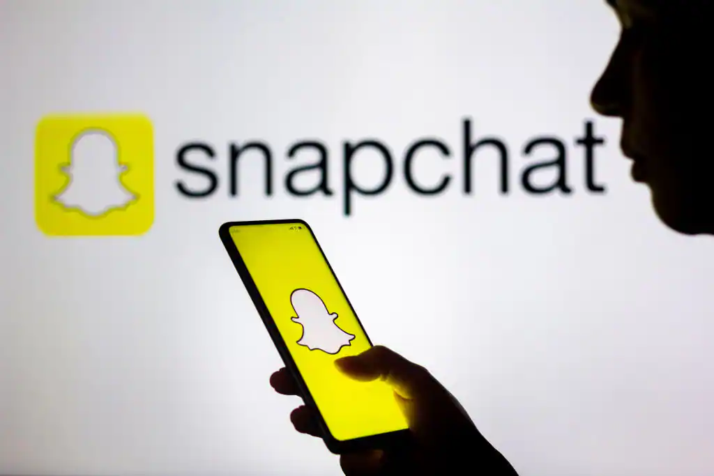 how long does it take for emoji to disappear on snapchat?
