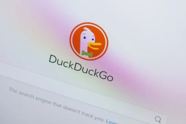 how do i make duckduckgo my default search engine on my iphone?
